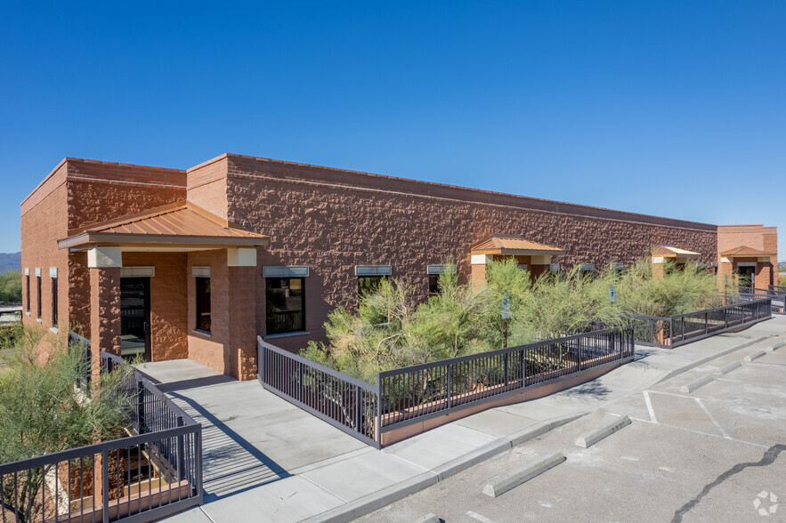 7490 N Oracle Rd, Tucson, AZ for sale - Primary Photo - Image 1 of 5