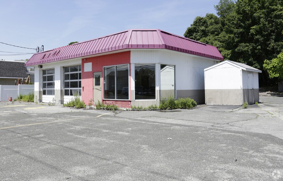 1809 E Jericho Tpke, Huntington, NY for sale - Primary Photo - Image 1 of 1