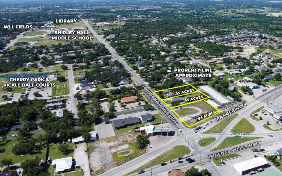 202 S Bowie Dr, Weatherford, TX for sale - Building Photo - Image 2 of 5