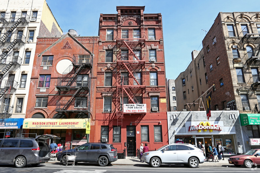 211 Madison St, New York, NY for sale - Building Photo - Image 1 of 1