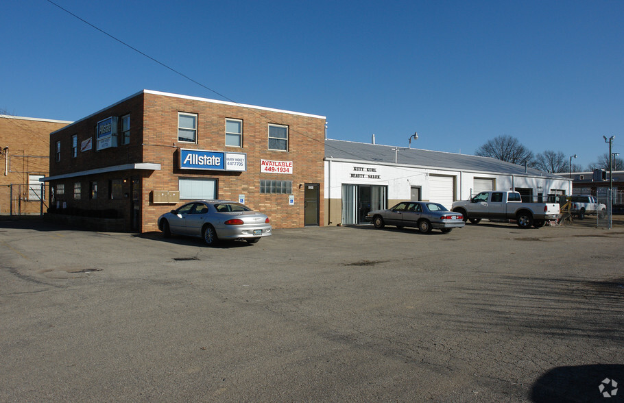 4211-4215 Cane Run Rd, Louisville, KY for lease - Building Photo - Image 2 of 4