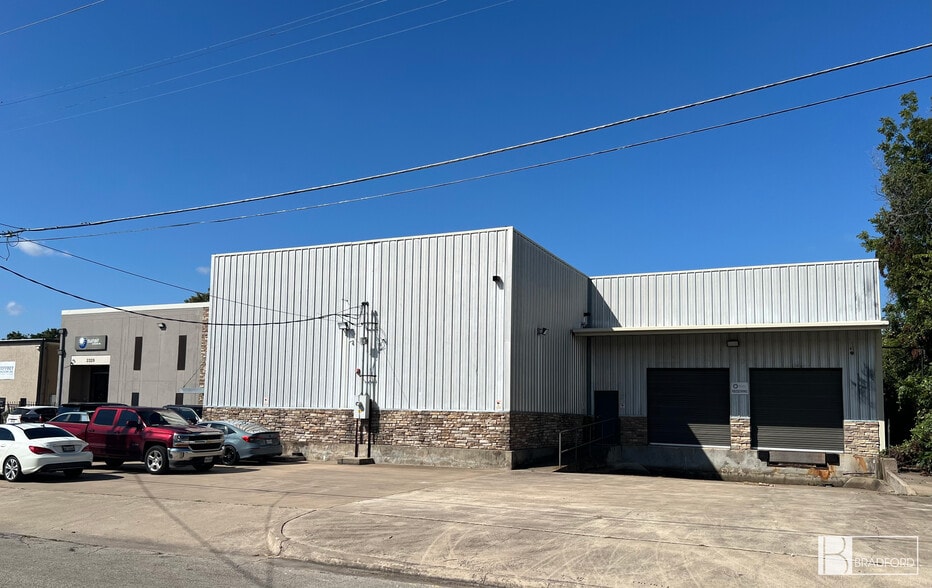 2329 Solona St, Haltom City, TX for sale - Building Photo - Image 2 of 14