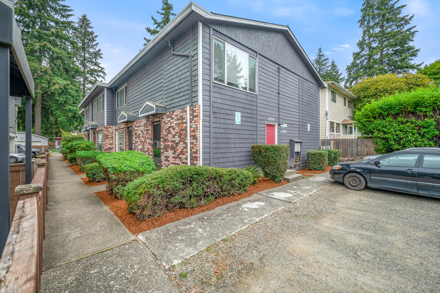 1220 N 137th St, Seattle, WA for sale - Building Photo - Image 1 of 22