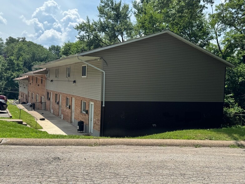 1700 Paul Ct, Pittsburgh, PA for sale - Primary Photo - Image 1 of 9