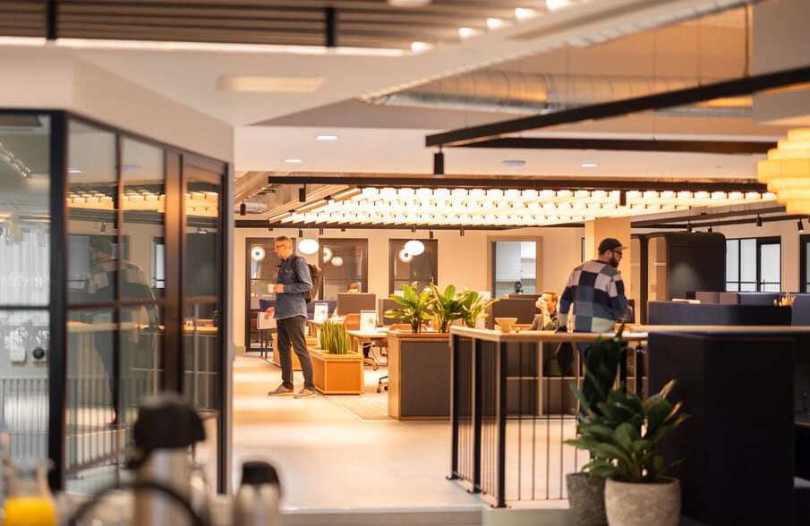 Station Brg, Harrogate for lease - Interior Photo - Image 2 of 6