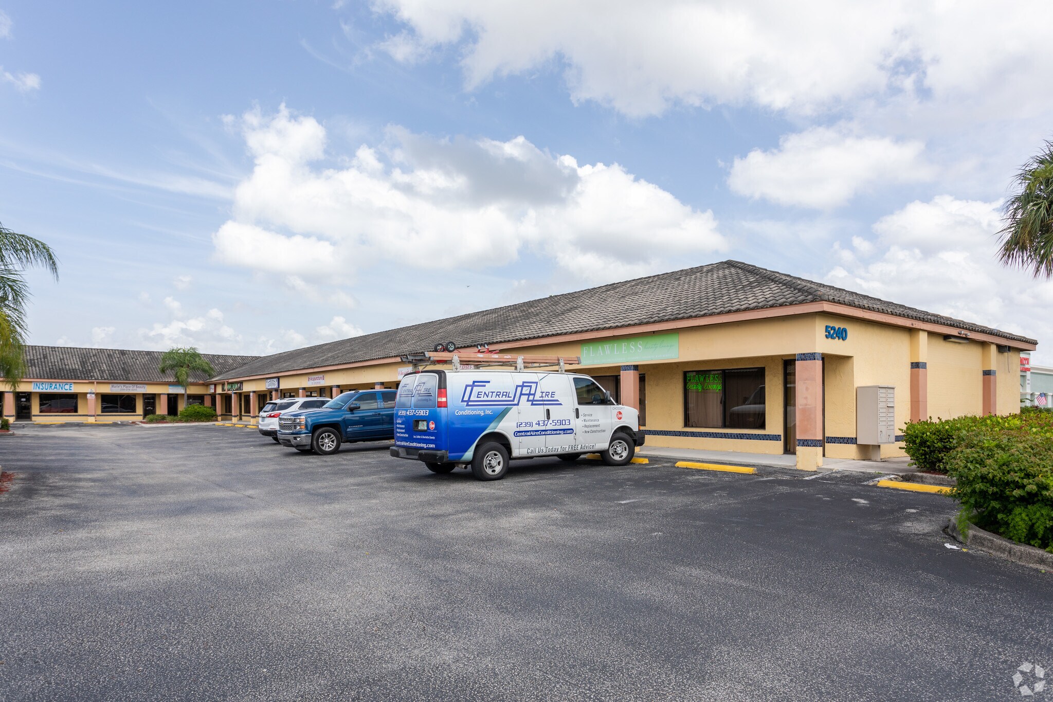 5240 Bank St, Fort Myers, FL for sale Building Photo- Image 1 of 1
