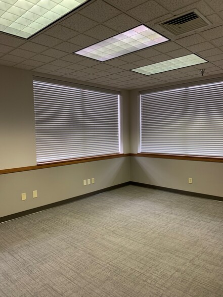 445 S Main St, Akron, OH for lease - Interior Photo - Image 2 of 12