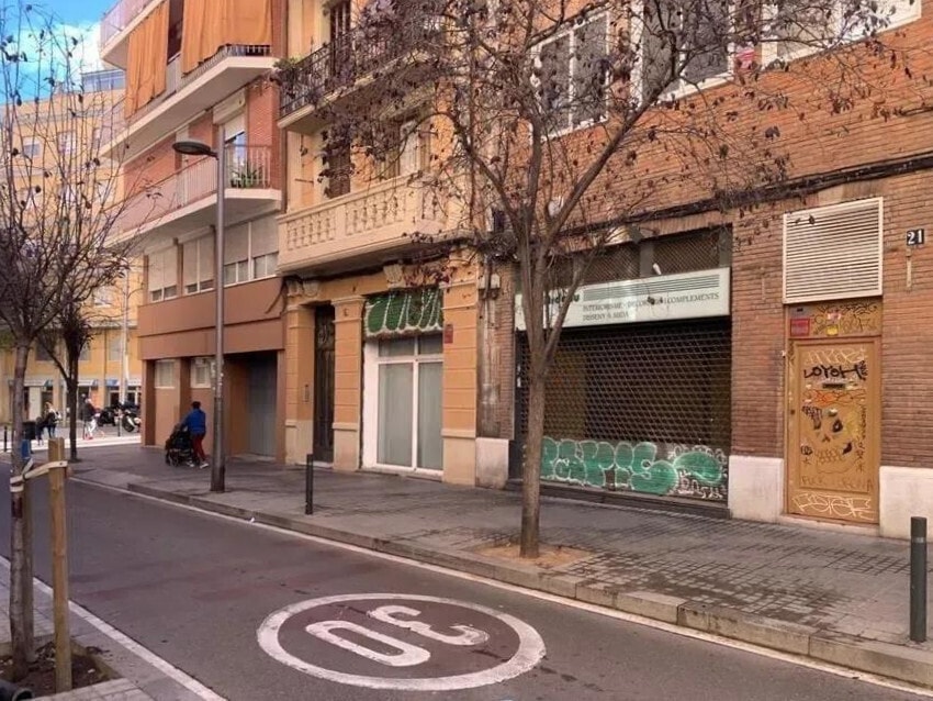 Multifamily in Barcelona, Barcelona for sale Building Photo- Image 1 of 2