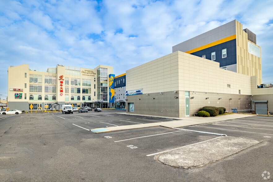 20-07 127th St, College Point, NY for sale - Primary Photo - Image 1 of 1