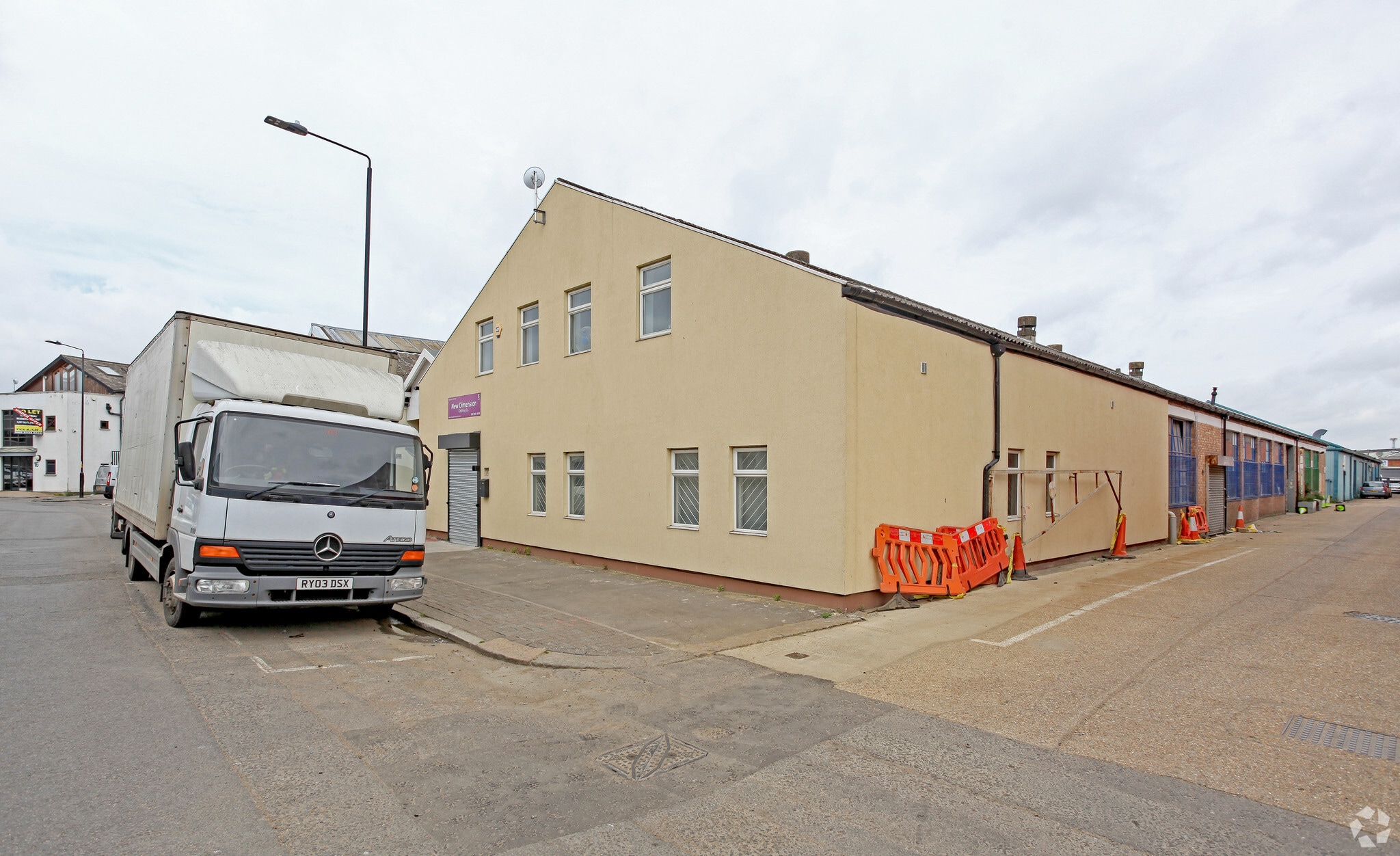 8 Gorst Rd, London for sale Primary Photo- Image 1 of 1