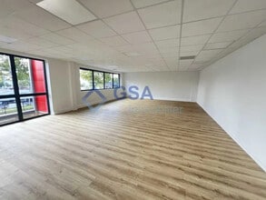 Flex in Bondoufle for lease Interior Photo- Image 2 of 2