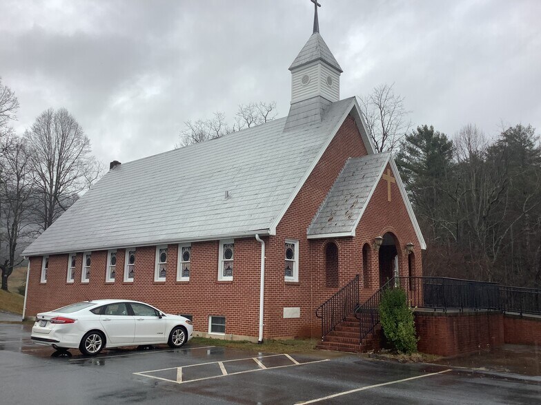 646 Cullowhee Mountain, Cullowhee, NC 28723