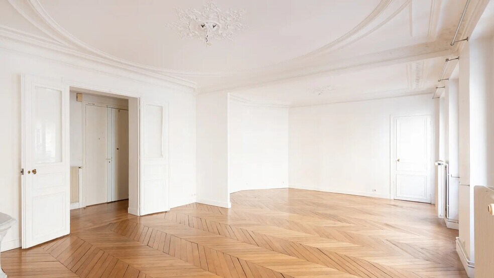 Office in Paris for sale - Interior Photo - Image 3 of 19