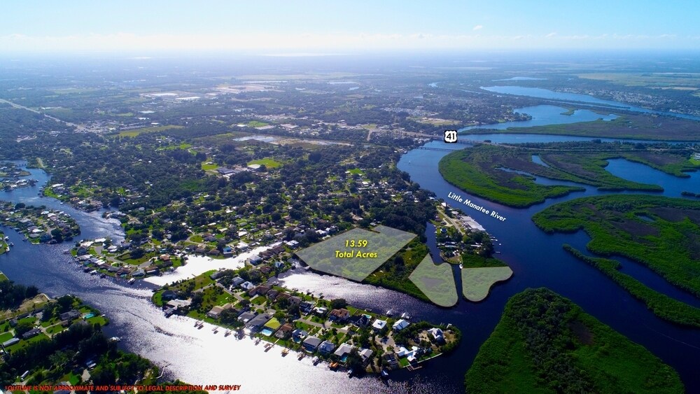 1407 W College Ave, Ruskin, FL 33570