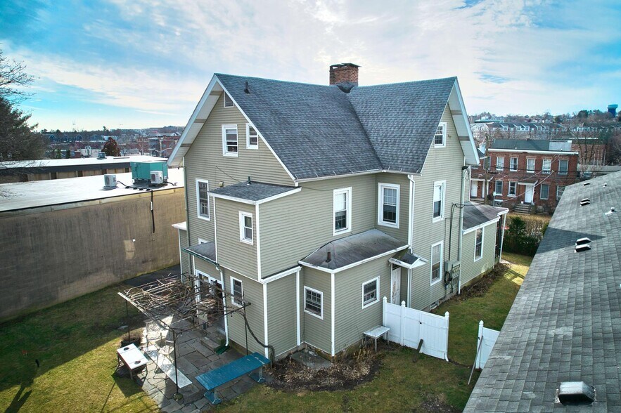 24 High St, Norwalk, CT 06851