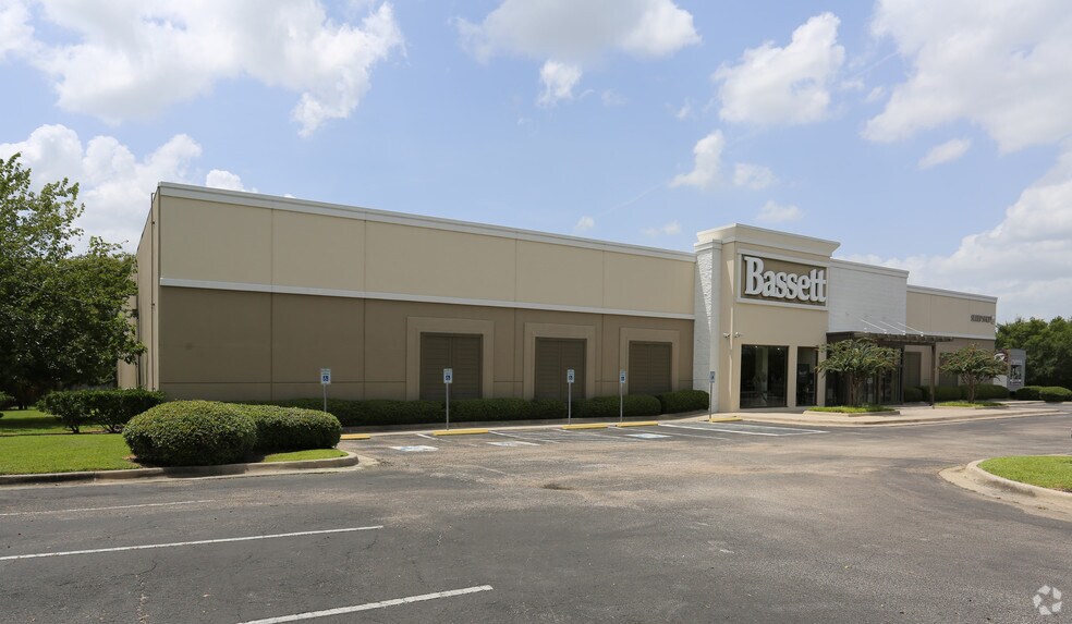 17955 North Fwy, Houston, TX 77090 Retail for Lease