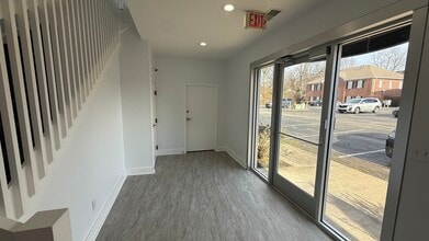 11801 Brinley Ave, Louisville, KY for lease Building Photo- Image 2 of 26