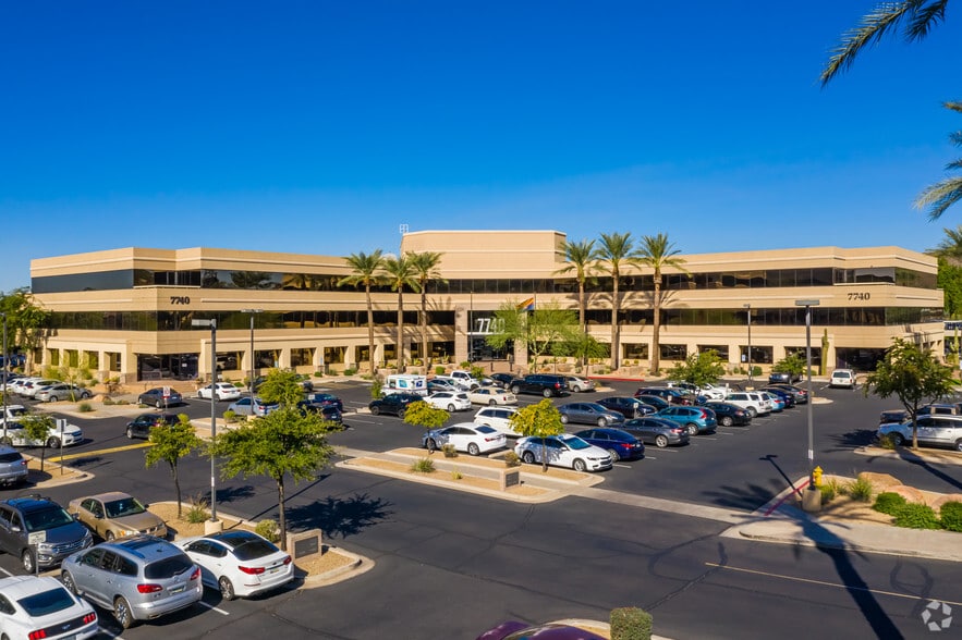 7740 N 16th St, Phoenix, AZ for lease - Building Photo - Image 1 of 12