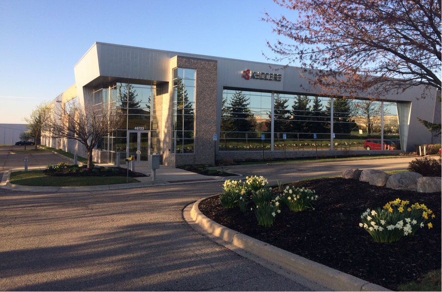 46723 5 Mile Rd, Plymouth, MI for lease - Building Photo - Image 1 of 4