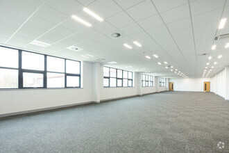 Redhouse Rd, Croydon for lease Interior Photo- Image 2 of 19