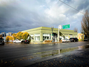 1125-1135 SE Grand Ave, Portland, OR for lease Building Photo- Image 1 of 11