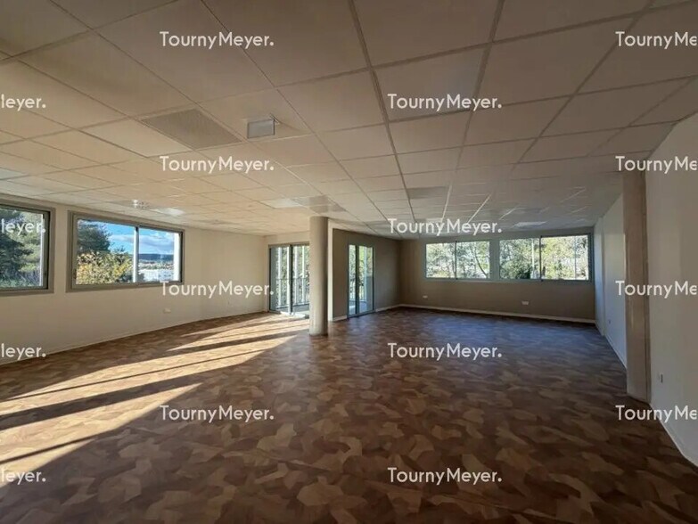 Office in Saint-Gély-du-Fesc for lease - Interior Photo - Image 3 of 4