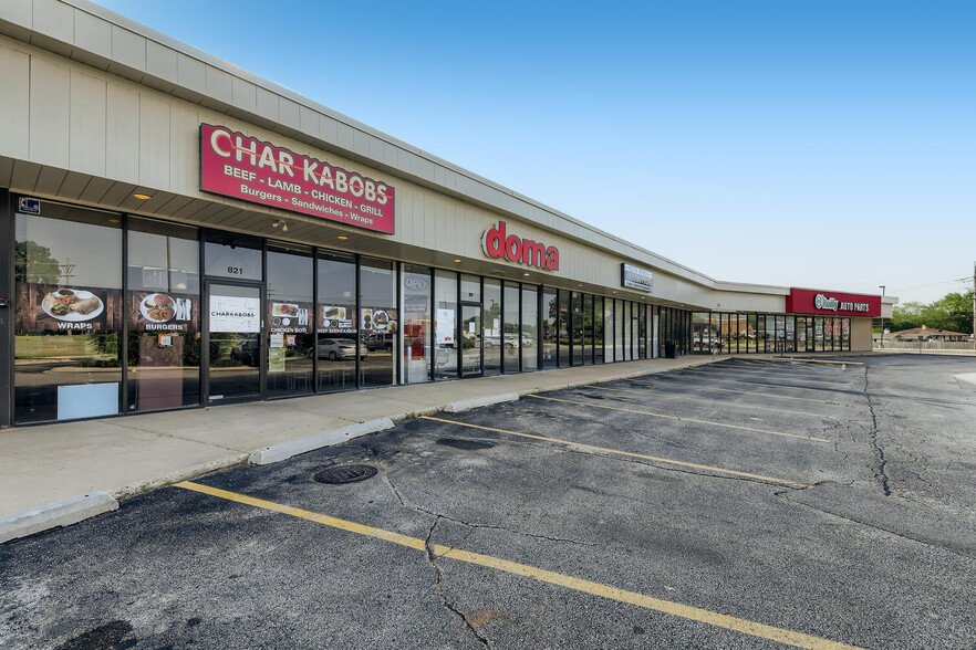 805-845 N Roselle Rd, Schaumburg, IL for lease - Building Photo - Image 2 of 22