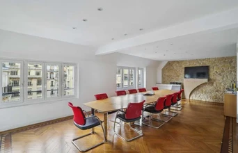 Office in Paris for lease Interior Photo- Image 2 of 4
