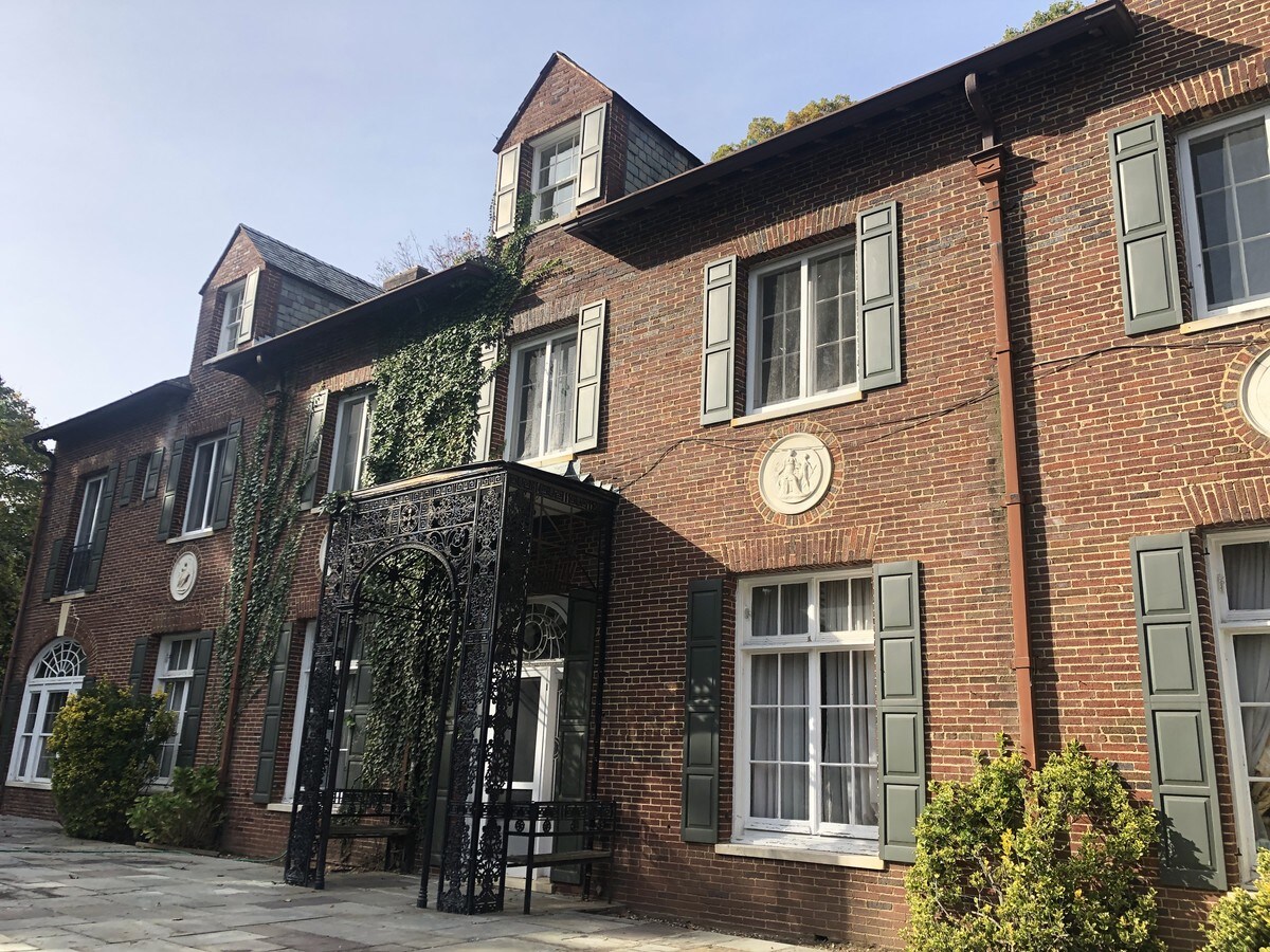 7 Stone Arch Rd, Old Westbury, NY 11568