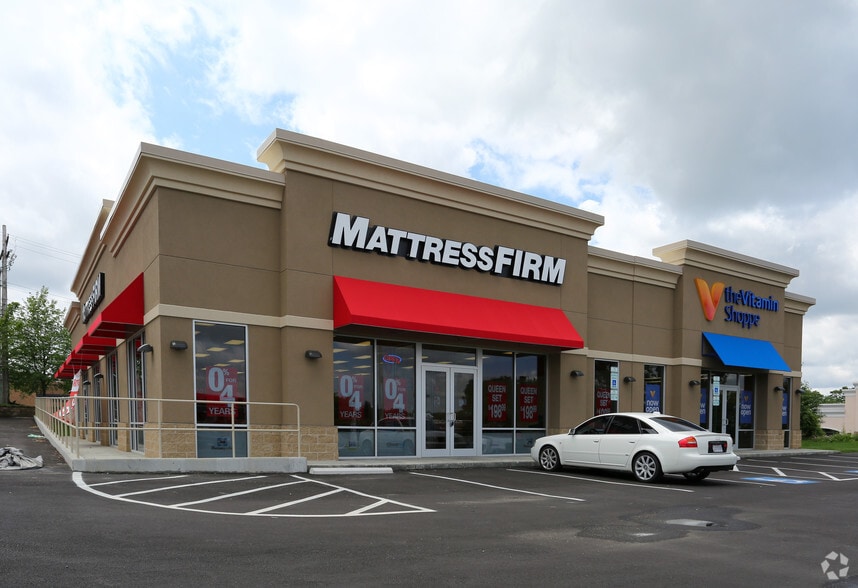 1190 Main St, Cuyahoga Falls, OH for lease - Building Photo - Image 3 of 5