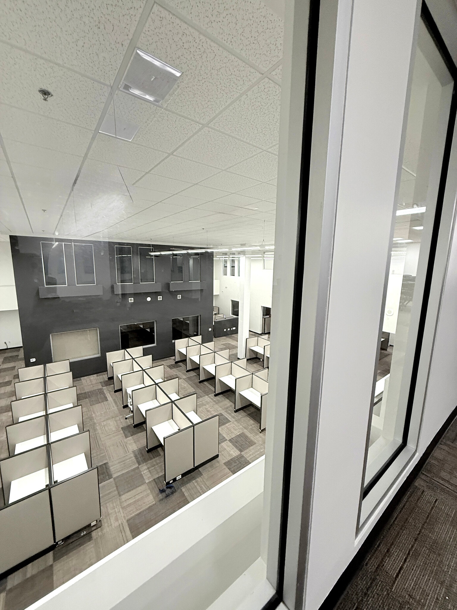 5402 W Laurel St, Tampa, FL for lease Interior Photo- Image 1 of 7