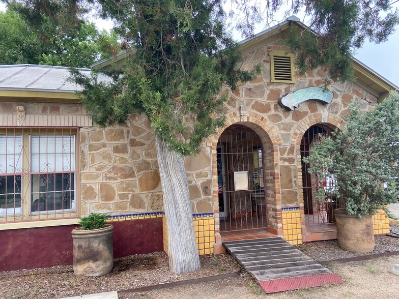 1445 Somerset Rd, San Antonio, TX for sale - Primary Photo - Image 1 of 4