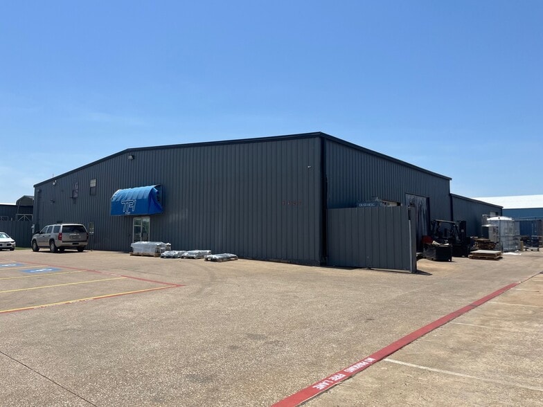 1115 - 1127 N 1st St portfolio of 2 properties for sale on LoopNet.com - Building Photo - Image 3 of 6