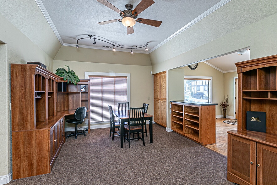 115 W Park Ave, Santa Maria, CA for sale - Building Photo - Image 3 of 9