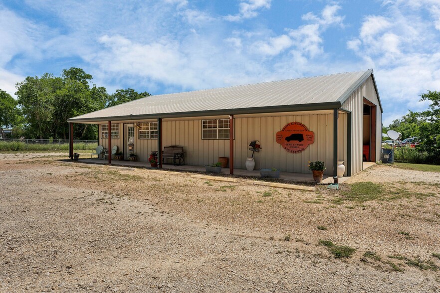 460 Jones Ave, Blanco, TX for sale - Building Photo - Image 3 of 15