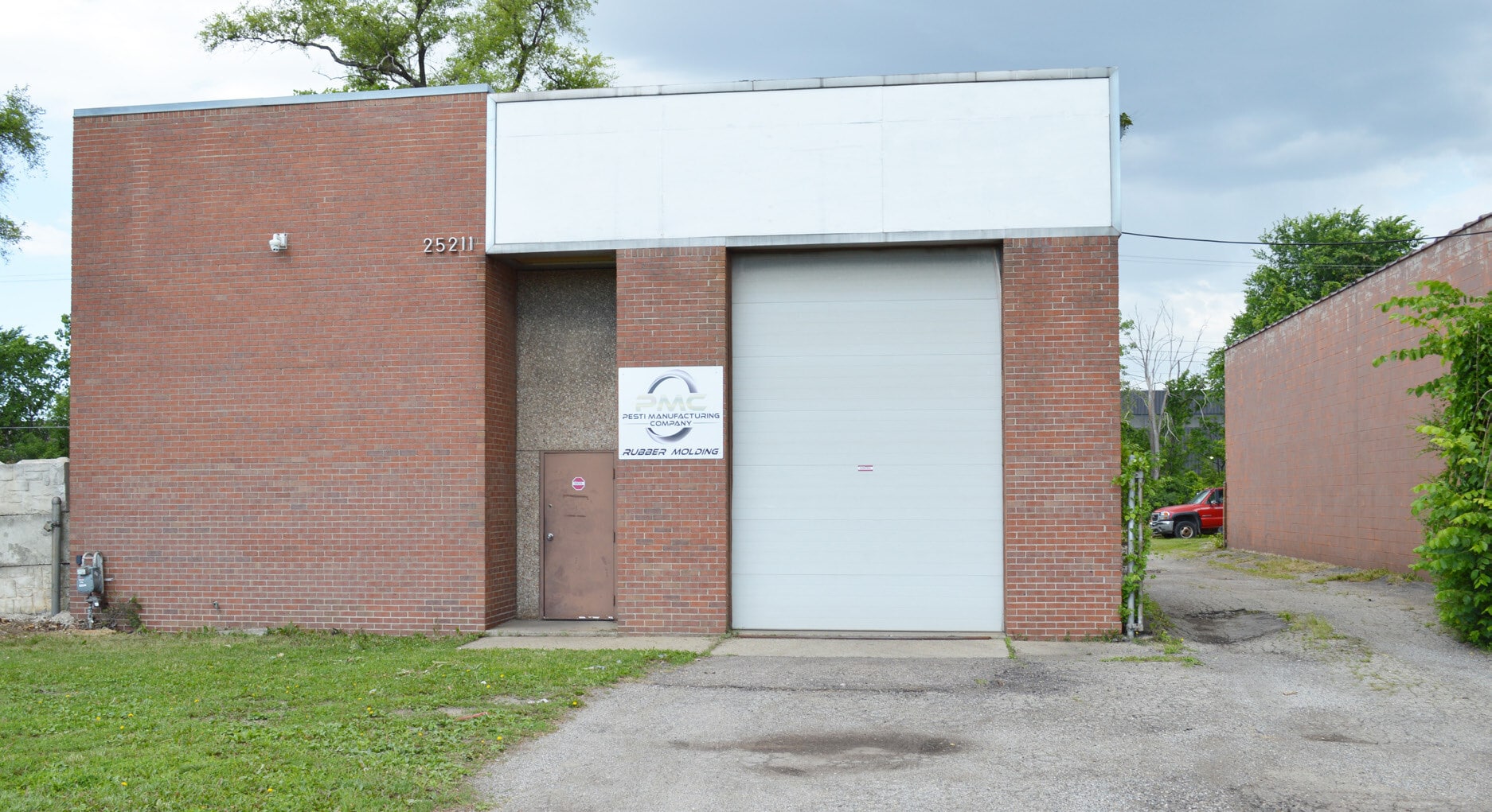 25211 Mound Rd, Warren, MI for sale Primary Photo- Image 1 of 6