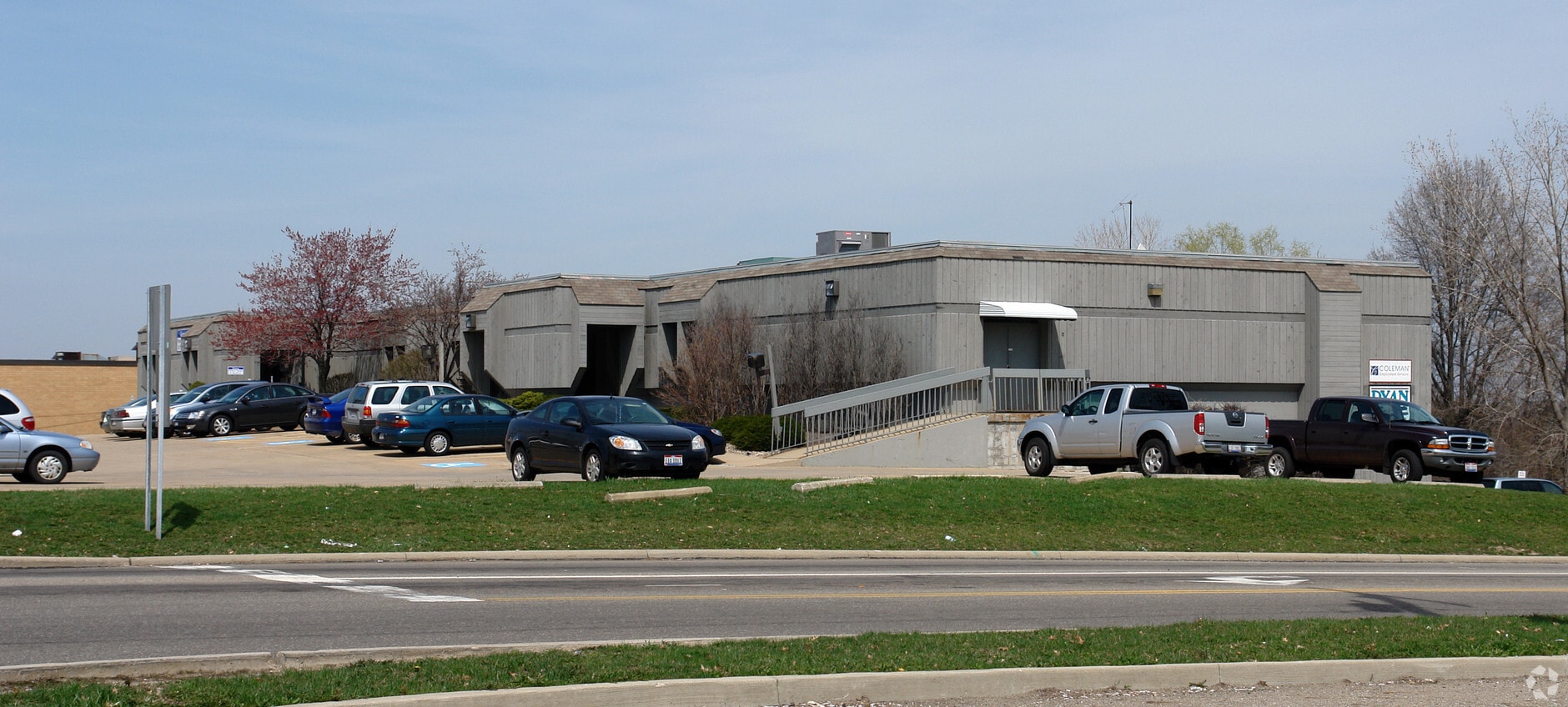 2717 S Arlington Rd, Akron, OH 44312