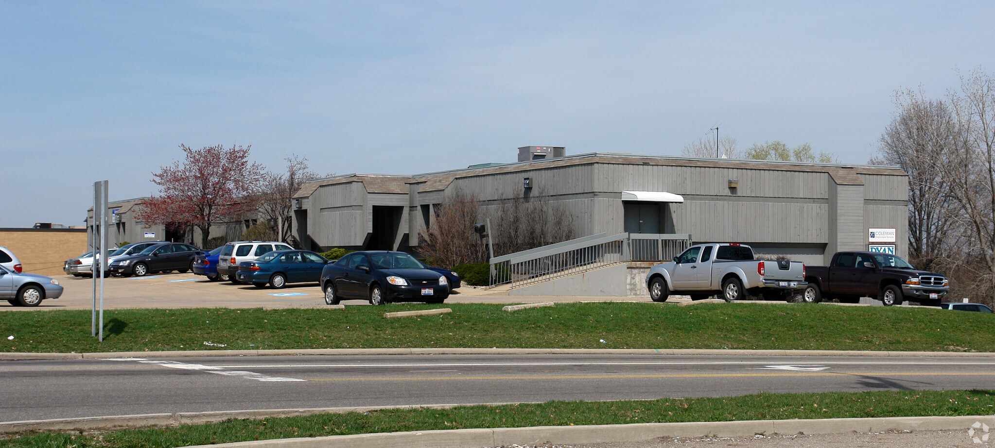 2717 S Arlington Rd, Akron, OH 44312