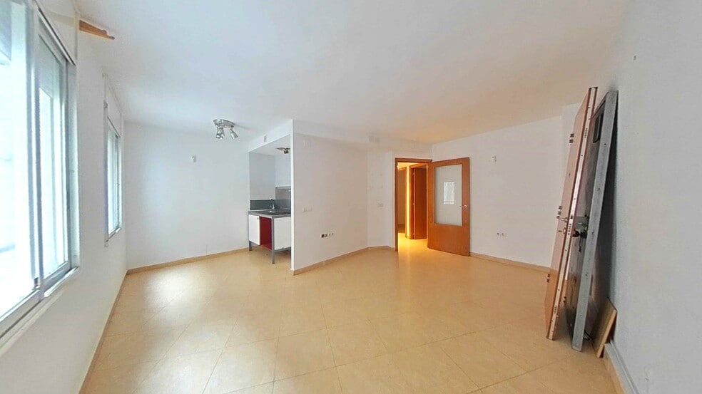 Multifamily in Barcelona, Barcelona for sale - Interior Photo - Image 1 of 2