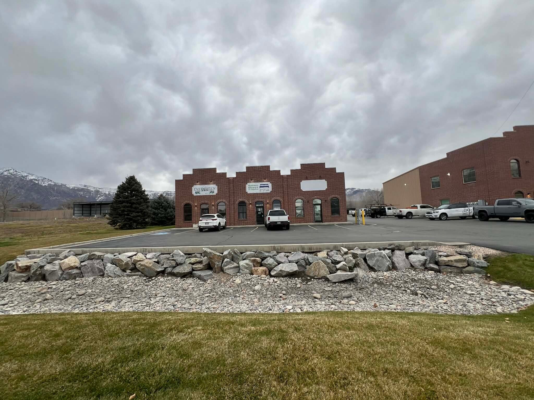 1990 N 2000 W, Farr West, UT for lease Primary Photo- Image 1 of 17