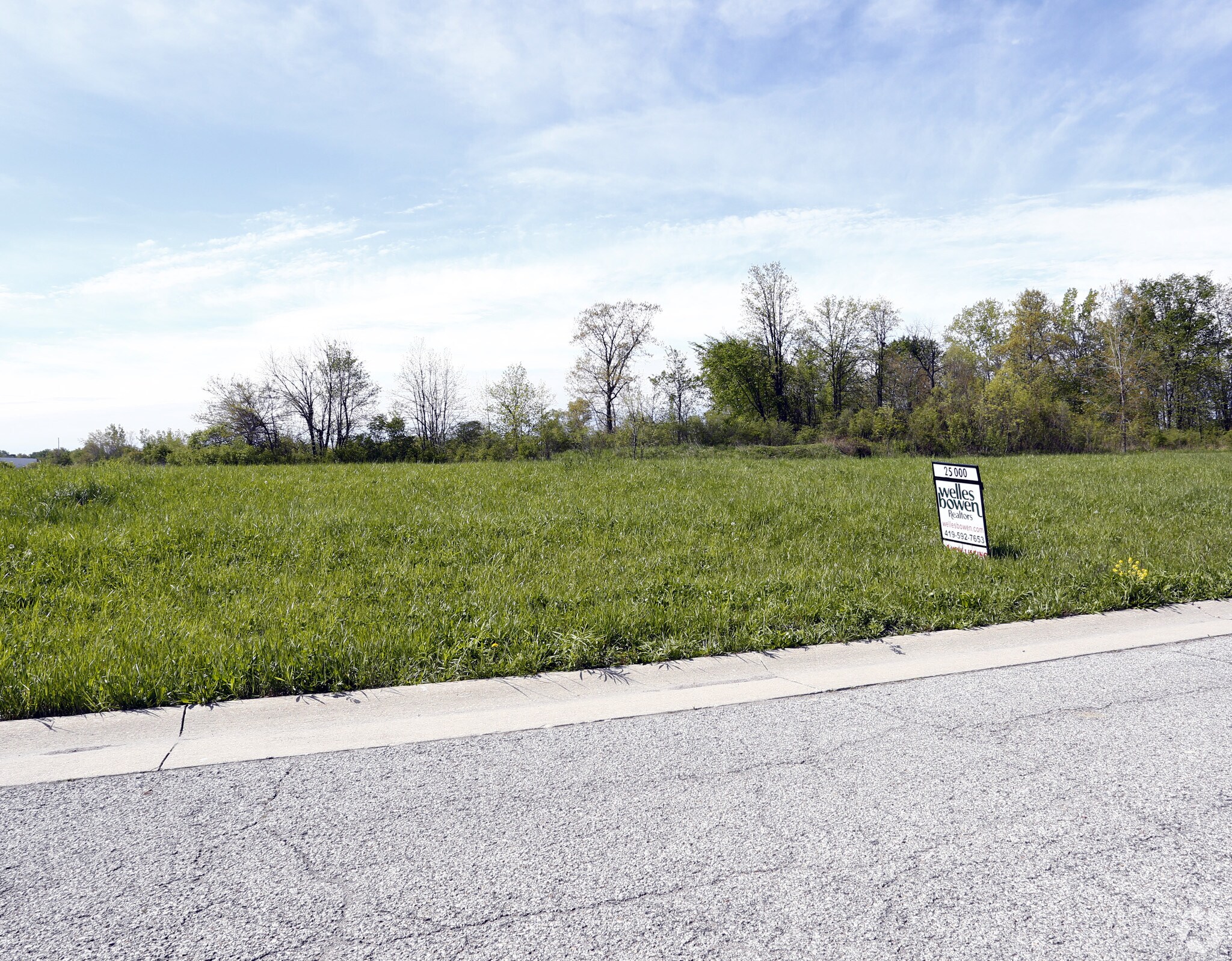 681 Trail Dr, Napoleon, OH for sale Primary Photo- Image 1 of 1
