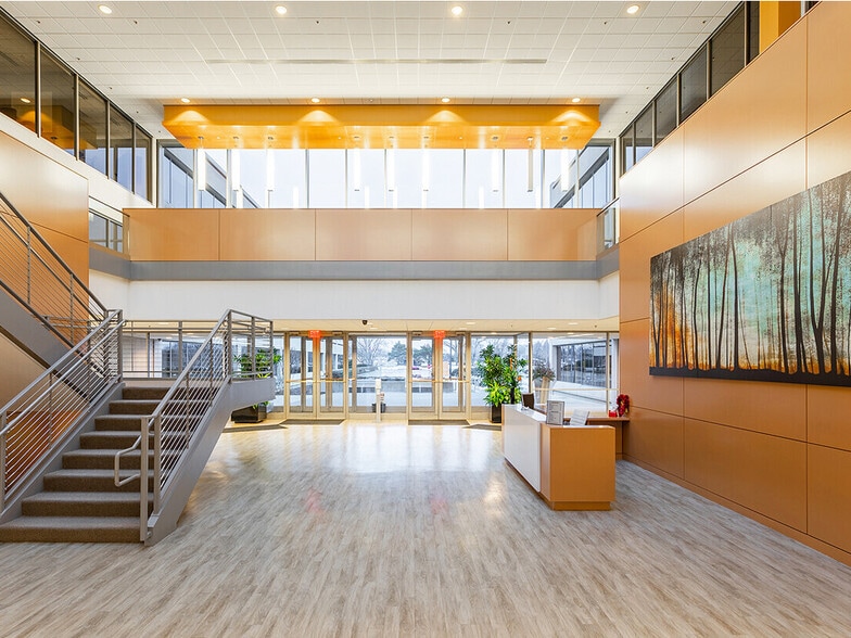 1350 E Touhy Ave, Des Plaines, IL for lease - Interior Photo - Image 2 of 21