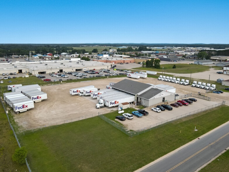 1451 Hanthorn St, Cadillac, MI for sale - Building Photo - Image 1 of 1