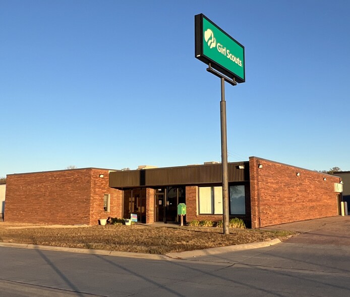 1515 Zenith Dr, Sioux City, IA for sale - Primary Photo - Image 1 of 1