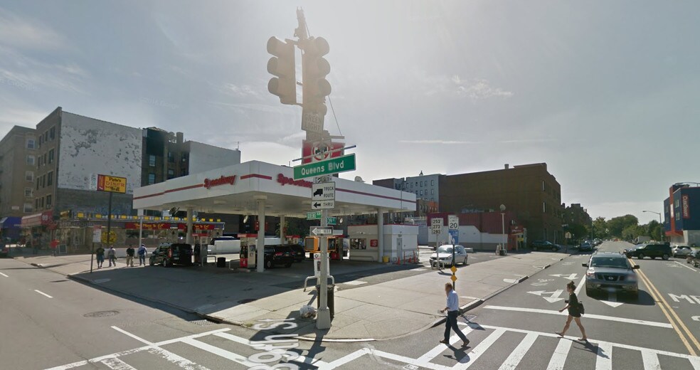 3902 Queens Blvd, Long Island City, NY for sale - Building Photo - Image 1 of 1