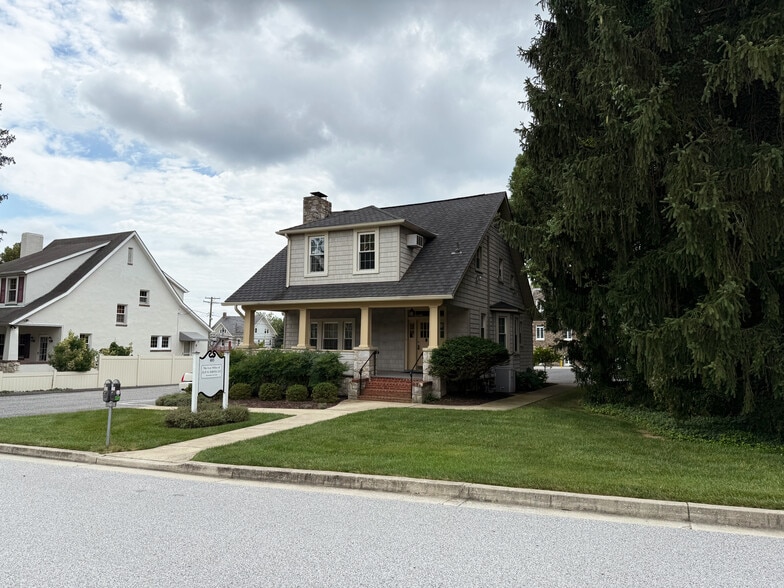 405 W Pennsylvania Ave, Towson, MD for lease - Building Photo - Image 3 of 4