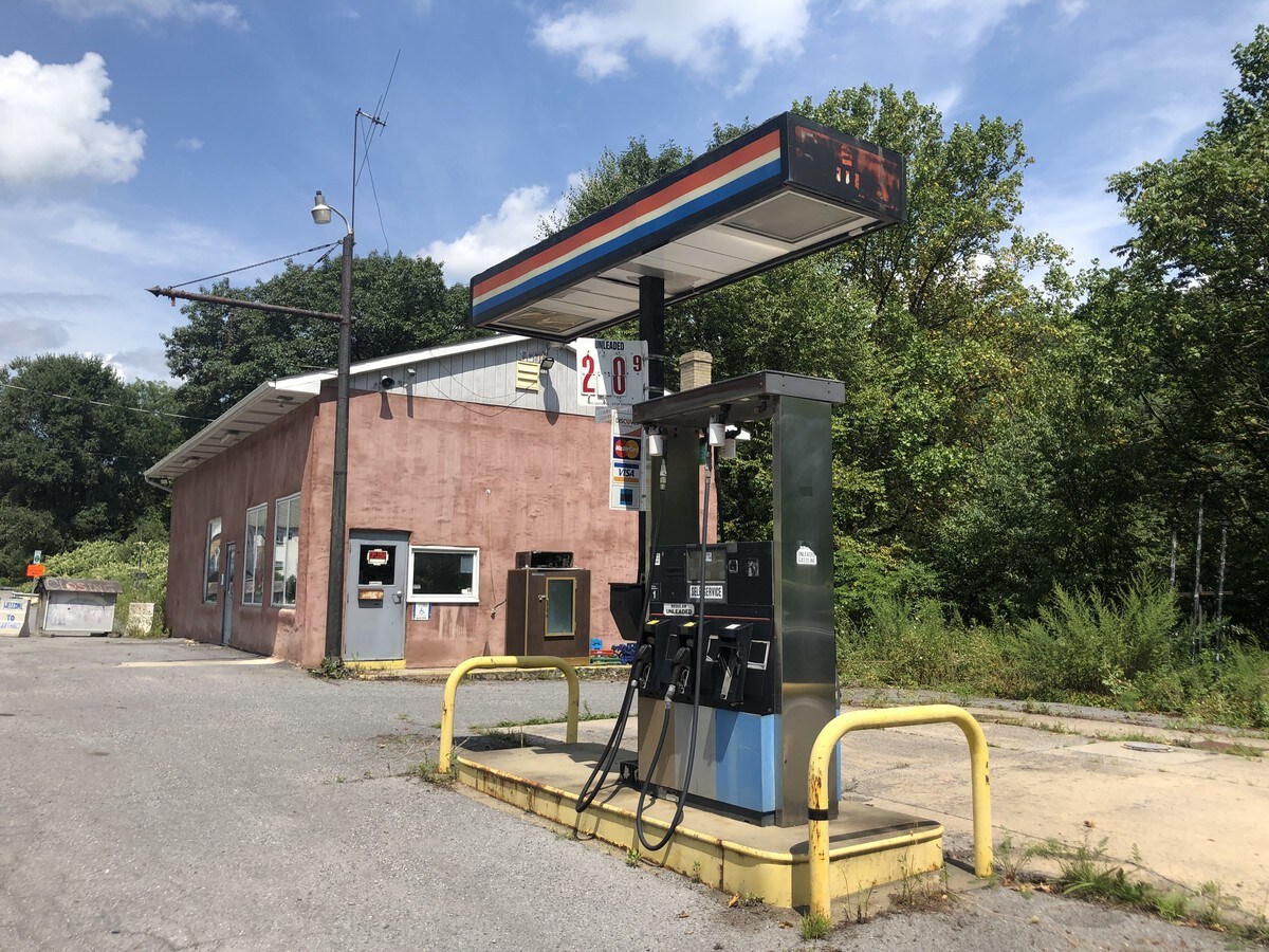 1507 Market St, Karthaus, PA 16845