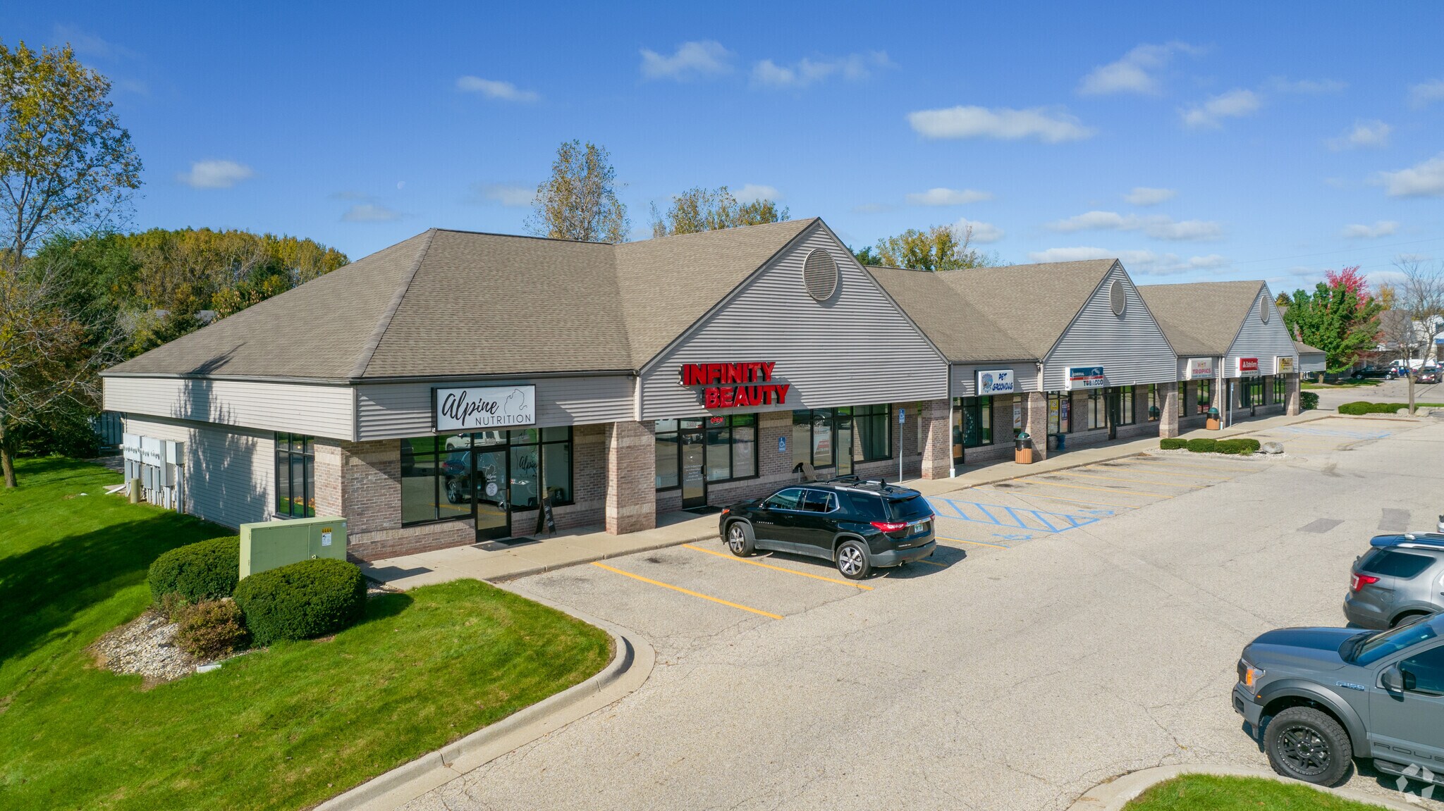 5305-5317 Alpine Ave NW, Comstock Park, MI for sale Primary Photo- Image 1 of 1