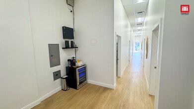 11112-11160 Balboa Blvd, Granada Hills, CA for lease Building Photo- Image 2 of 9