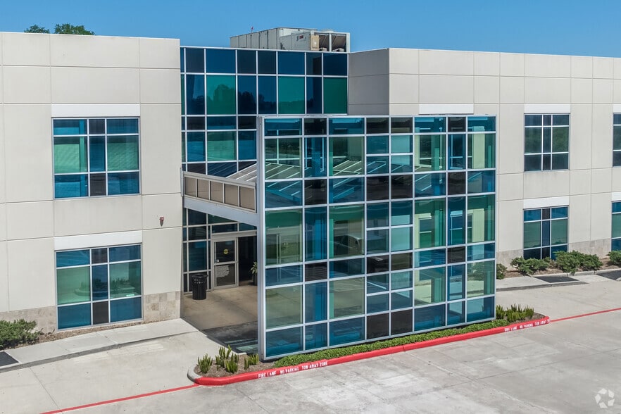 506 Graham Dr, Tomball, TX for lease - Building Photo - Image 3 of 5